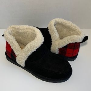 Maurices Shoes Boot Slippers Buffalo Plaid Black Mens 8 Faux Fur Cozy Warm NWOT